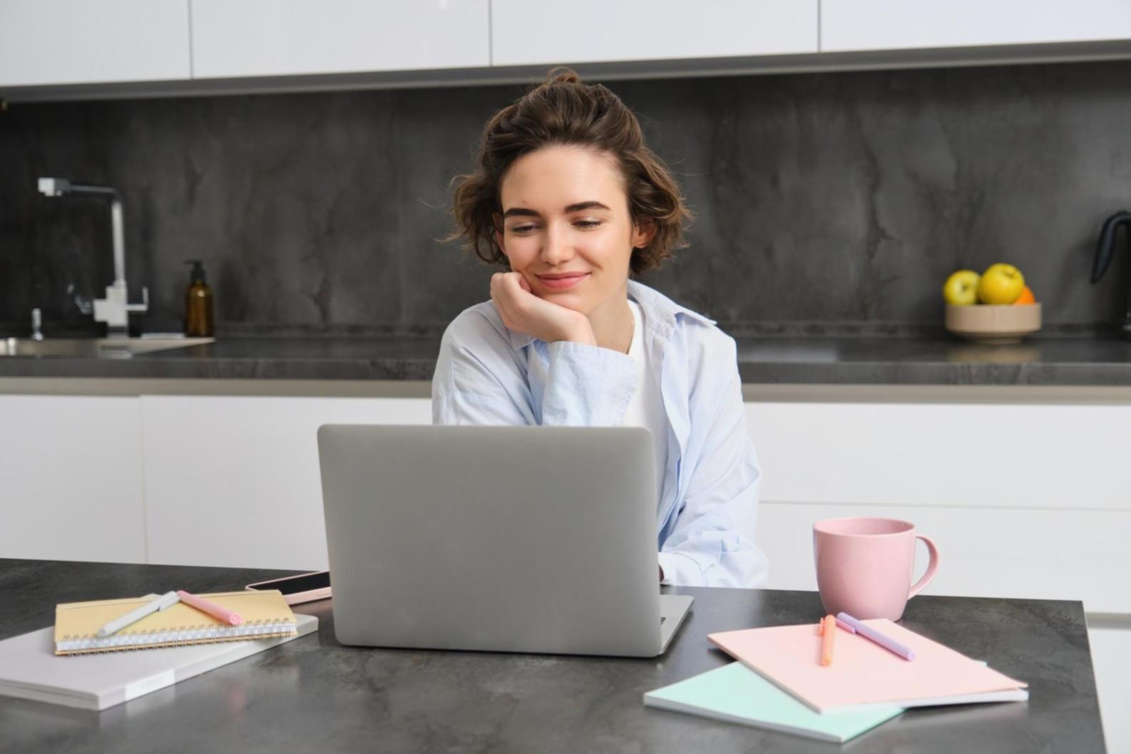 Session de travail collaboratif lors d'un atelier de créativité financière