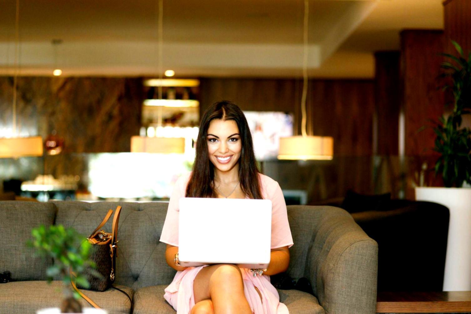 Équipe pédagogique corenilvex lors d'une session de formation interactive en finance créative